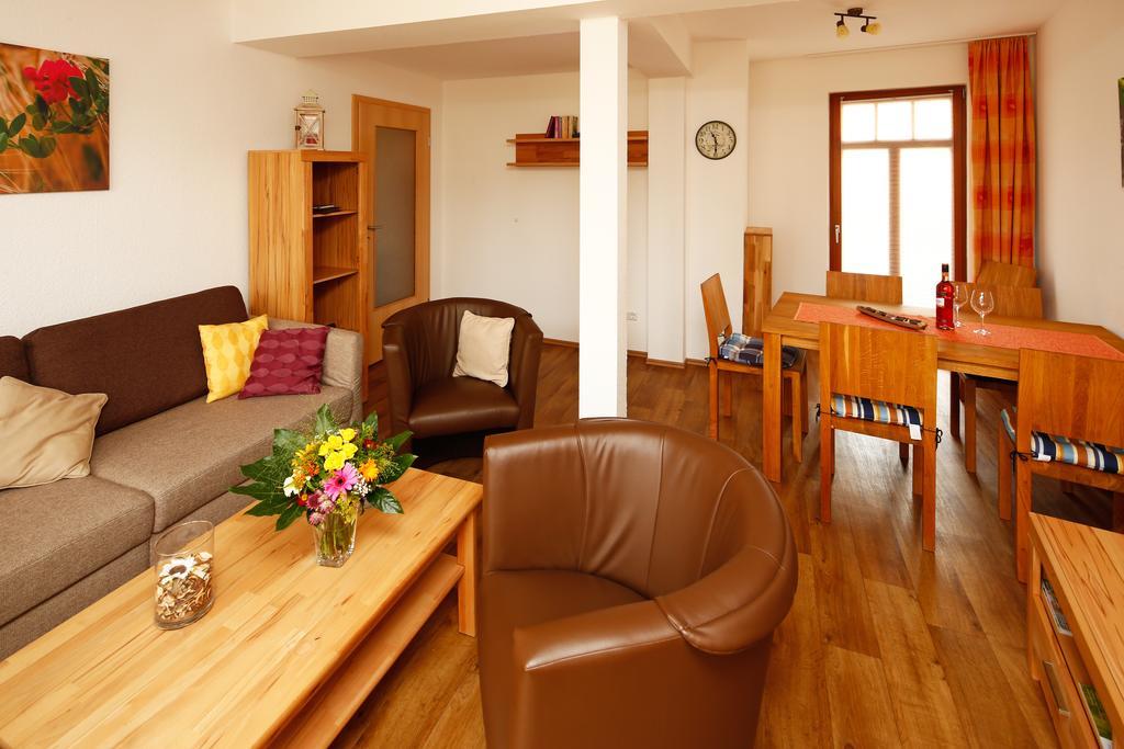 Ferienwohnung Morgensonne Am Kurpark Bad Berka - Parkplatz - Spielplatz - Wlan - 2 Schlafzimmer Habitación foto